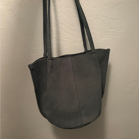 Portland Leather Goods PLG Devan Bucket Tote Bag Peppercorn - Picture 2 of 8